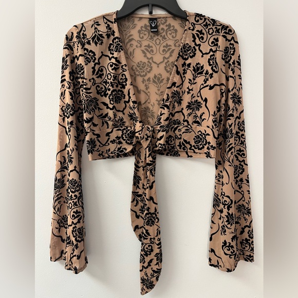 Windsor Tops - Wrap around cropped top